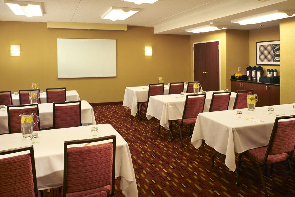 Hotel Courtyard By Marriott Indianapolis Castleton Extérieur photo
