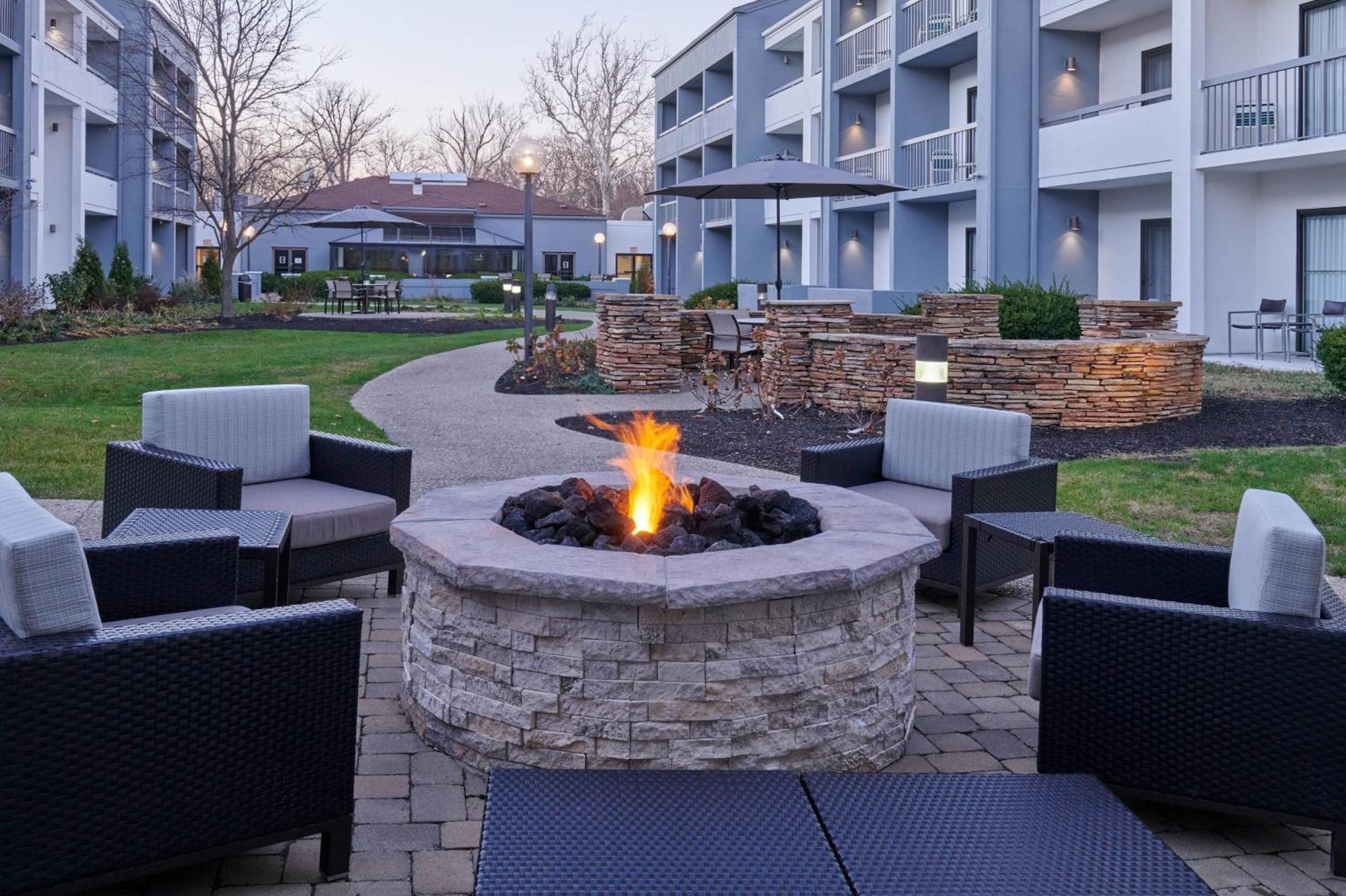 Hotel Courtyard By Marriott Indianapolis Castleton Extérieur photo