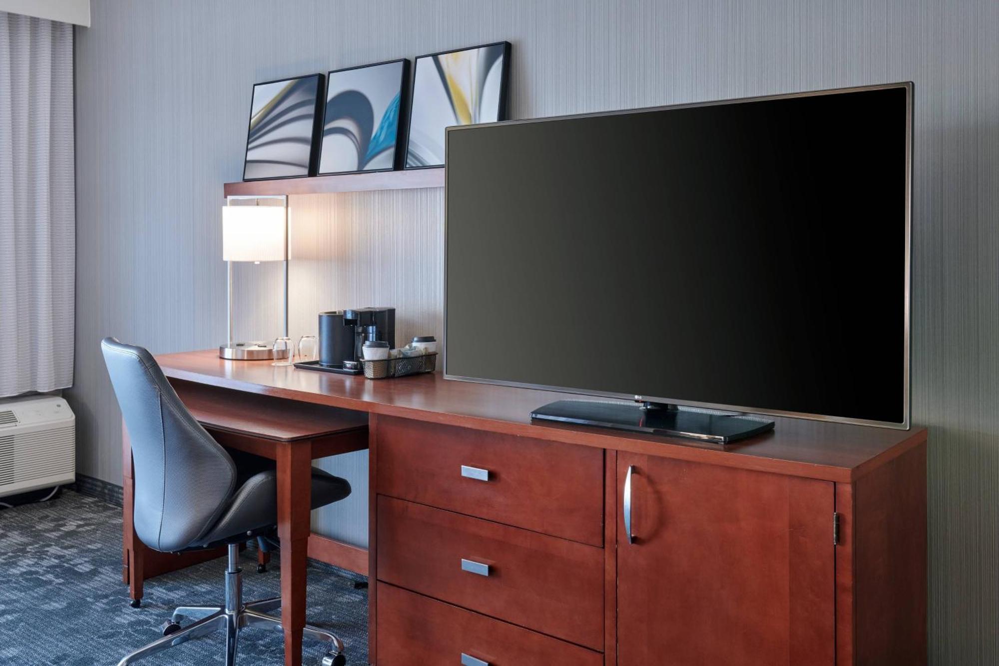Hotel Courtyard By Marriott Indianapolis Castleton Extérieur photo