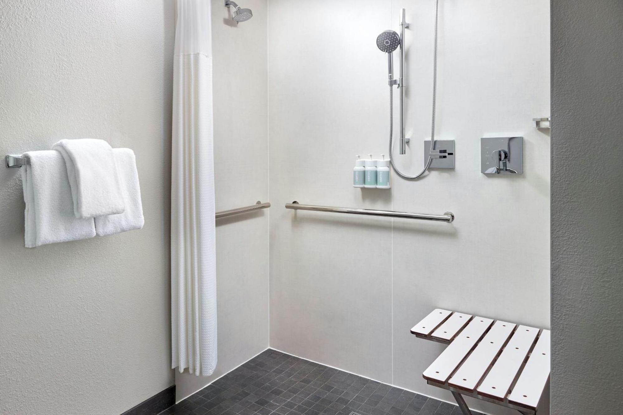 Hotel Courtyard By Marriott Indianapolis Castleton Extérieur photo