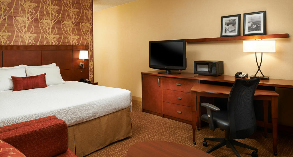 Hotel Courtyard By Marriott Indianapolis Castleton Extérieur photo